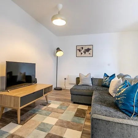 8 Apartment *