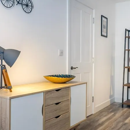 8 Apartment York